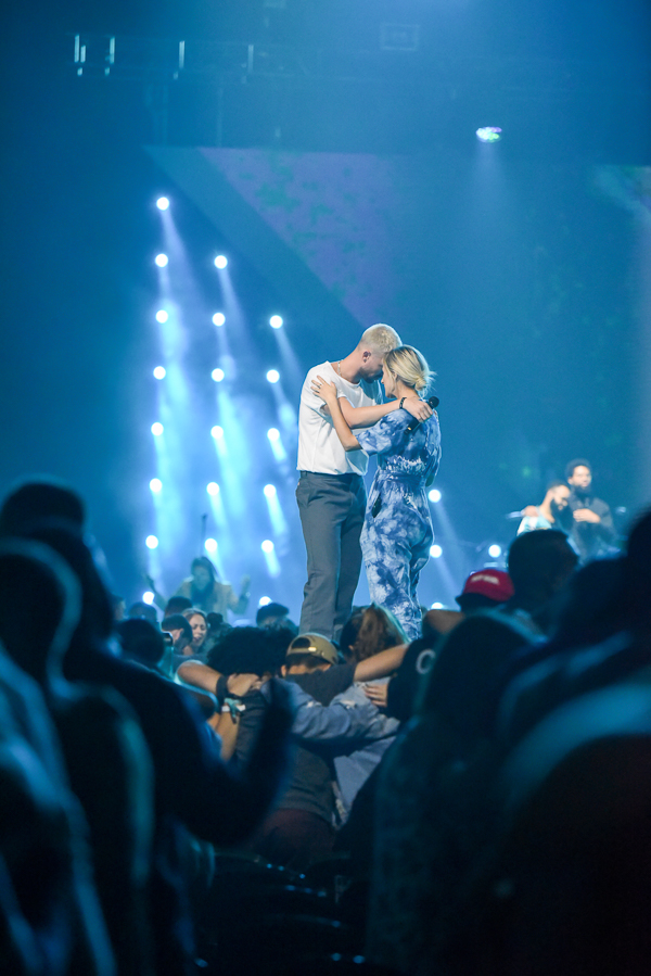 Pastor Rich and DawnChere Wilkerson praying at Vous Conference